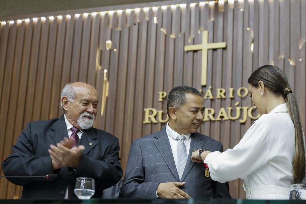 Prefeito do Rio tranquiliza torcida e manda recado sobre construção do estádio: “Flamengo depende do Flamengo”